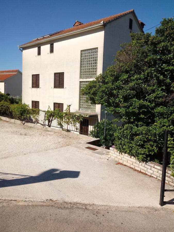 Studio-Appartements Emwey Trogir Exterior foto