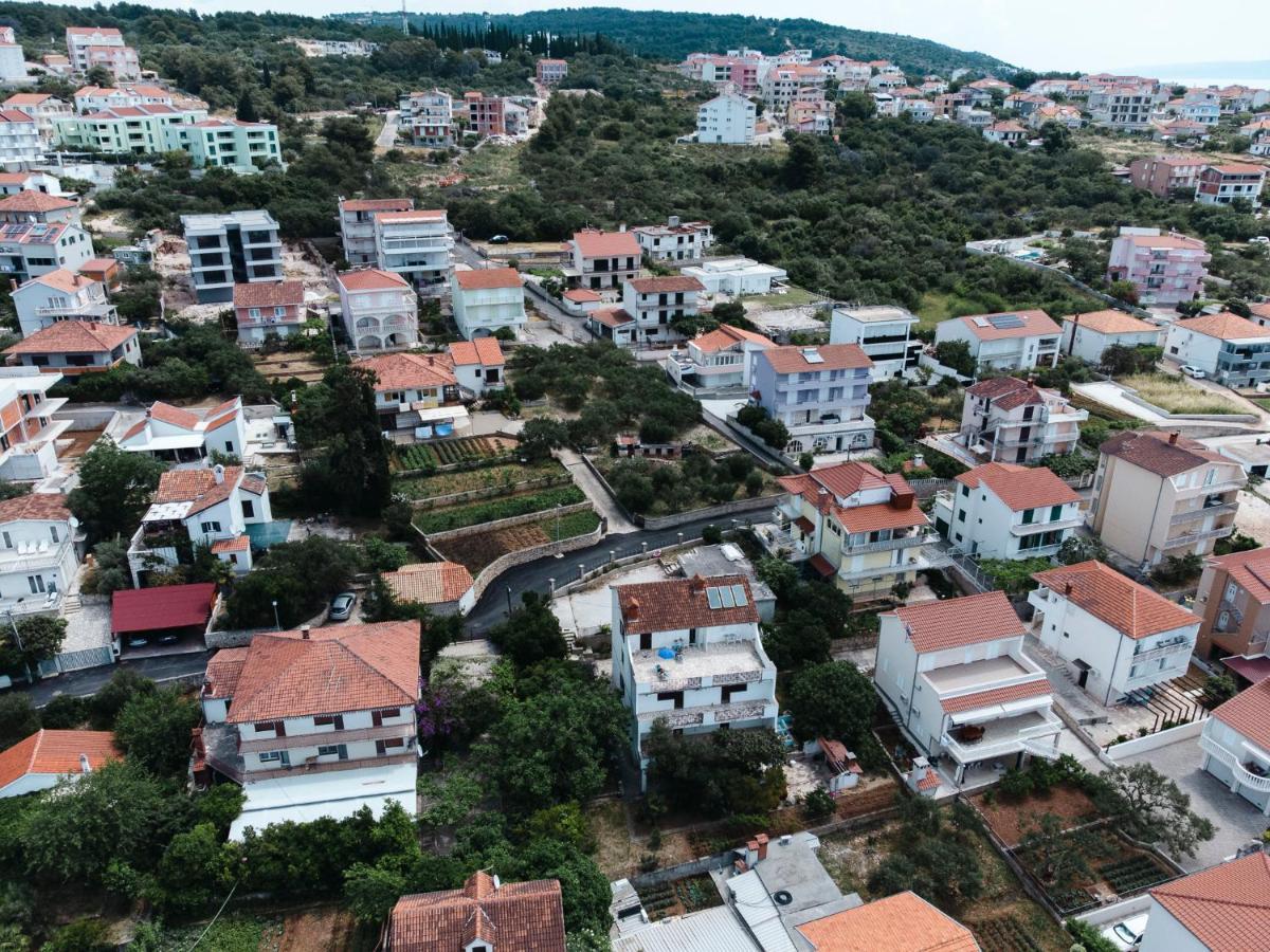 Studio-Appartements Emwey Trogir Exterior foto