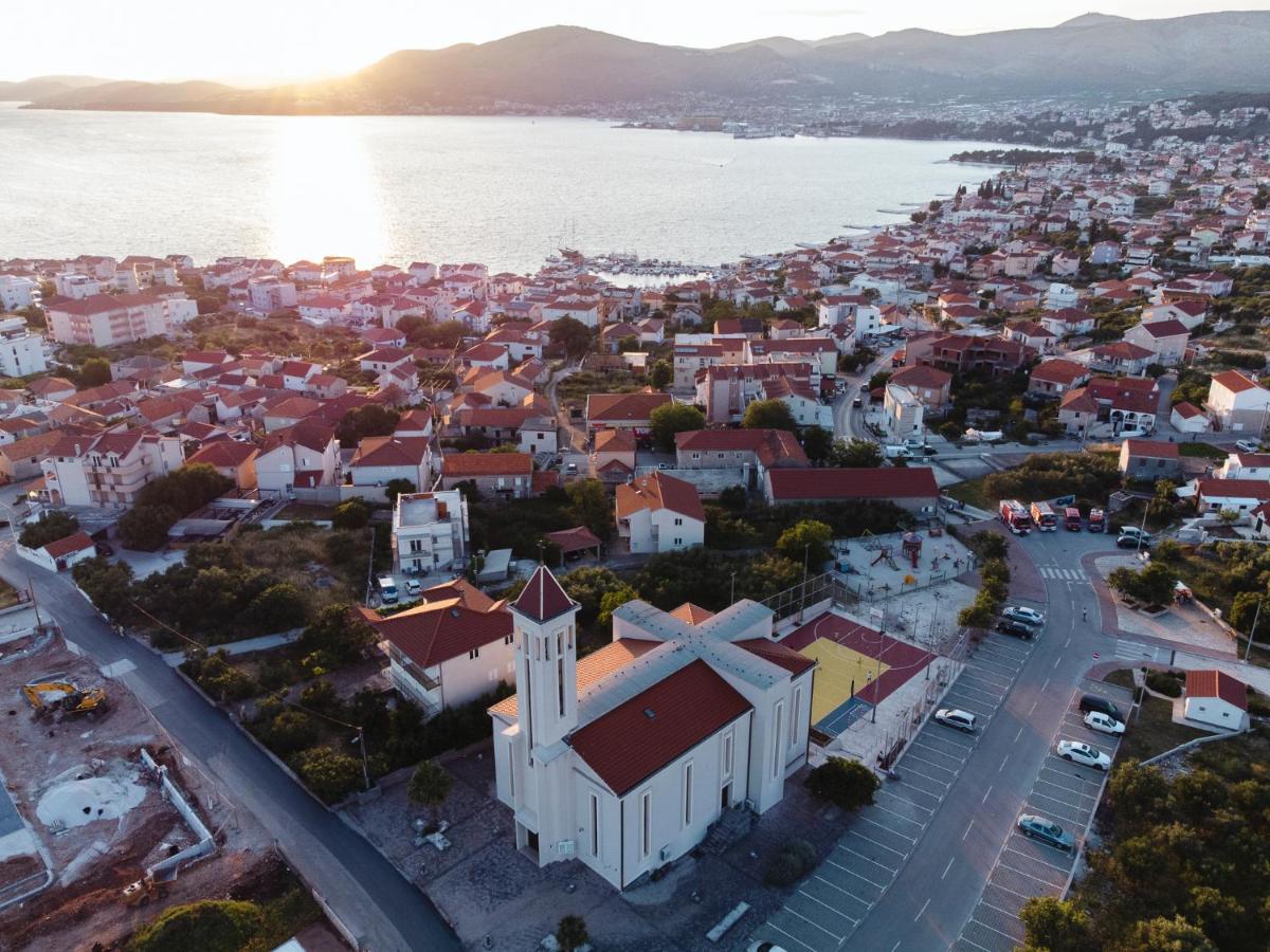 Studio-Appartements Emwey Trogir Exterior foto