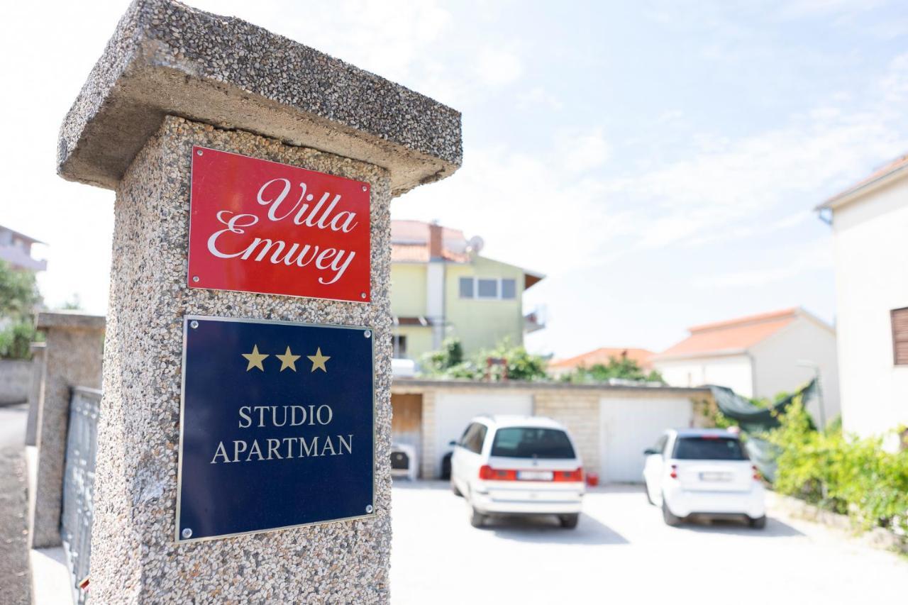 Studio-Appartements Emwey Trogir Exterior foto