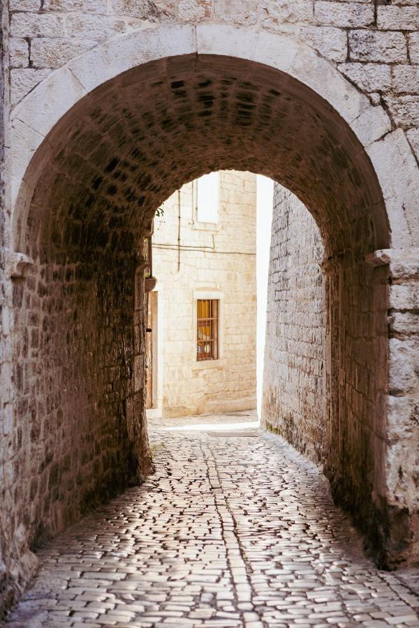 Studio-Appartements Emwey Trogir Exterior foto
