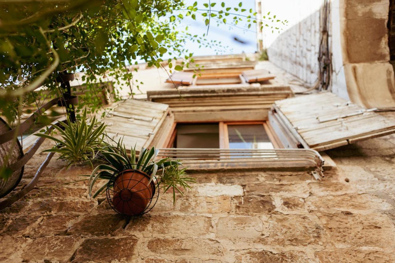 Studio-Appartements Emwey Trogir Exterior foto